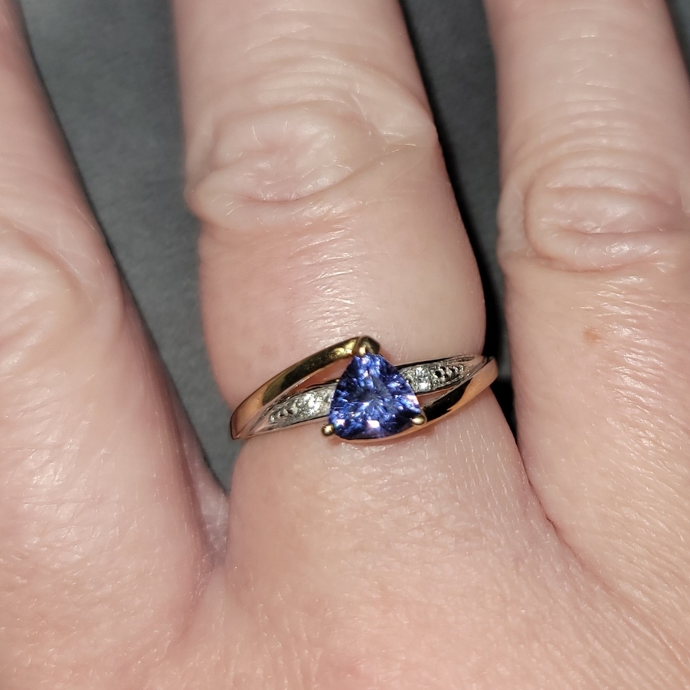 Tanzanite diamond ring
